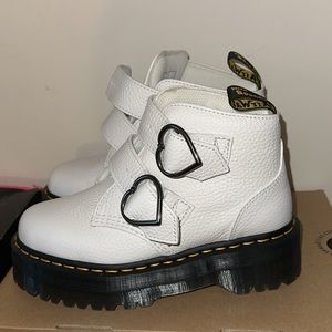 Dr. Marten White Devon Heart Platform Boots Size 7